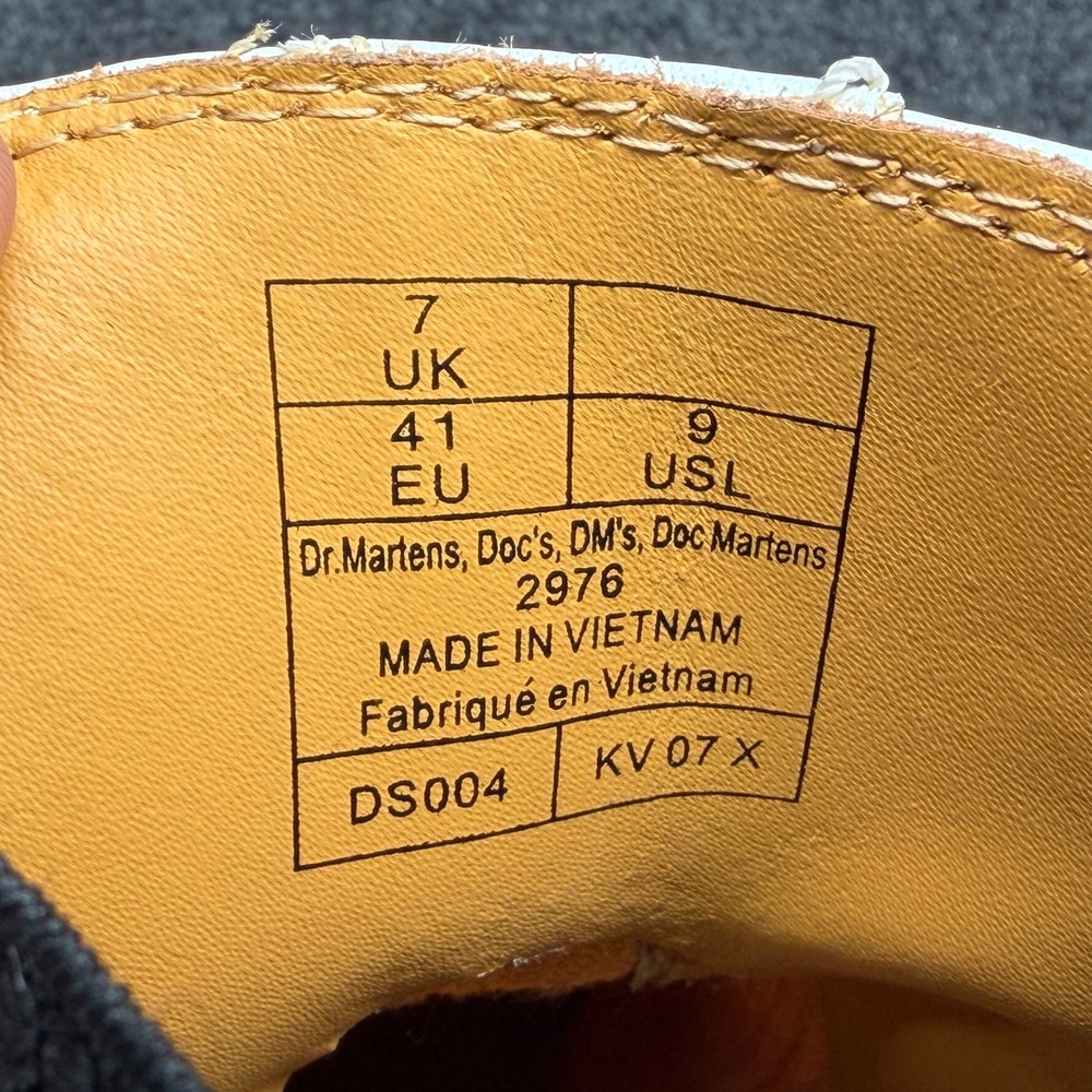 Dr. Martens 2976 Chelsea Boots Women's 9 White Smooth Leather Yellow Stitch Pull - Picture 13 of 13